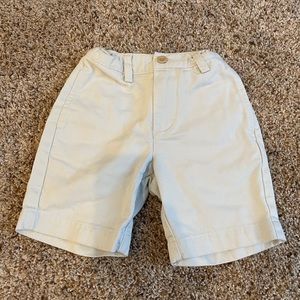 Vineyard Vines 2T shorts